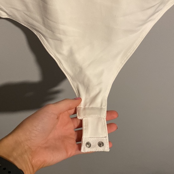 Contour Bodysuit - Picture 2 of 6